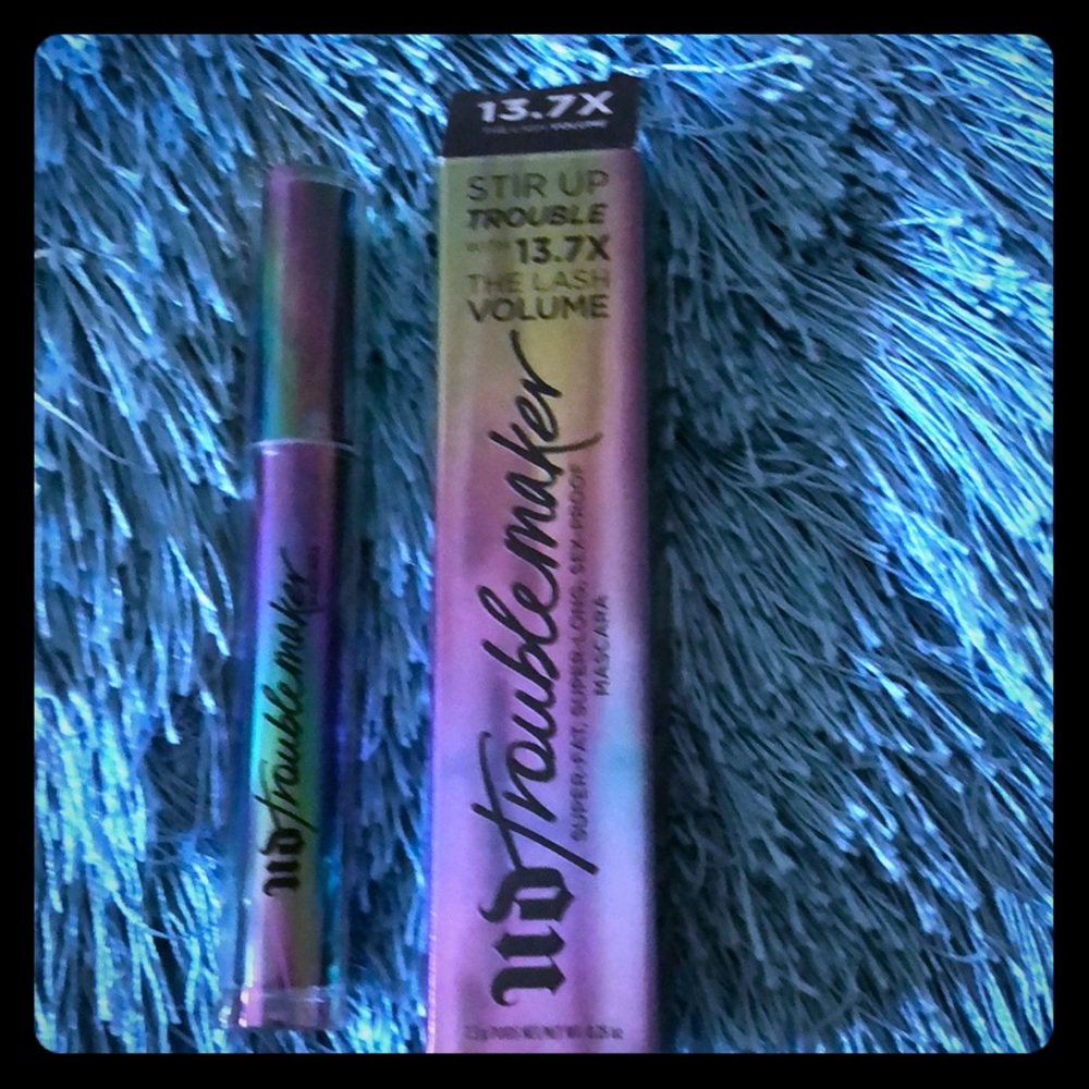 SOLD🔴🔴Urban decay trouble maker mascara